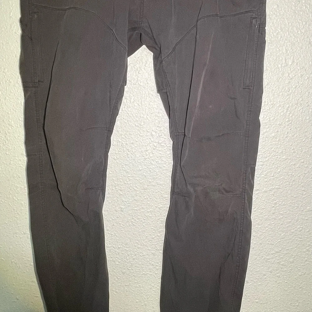 KuHL Men's gray konfidant air pant size “40X32”